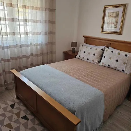 Two Bedroom Apartment, Two Minutes From The * Nazaré