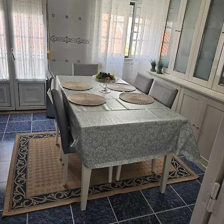 Two Bedroom Apartment, Two Minutes From The