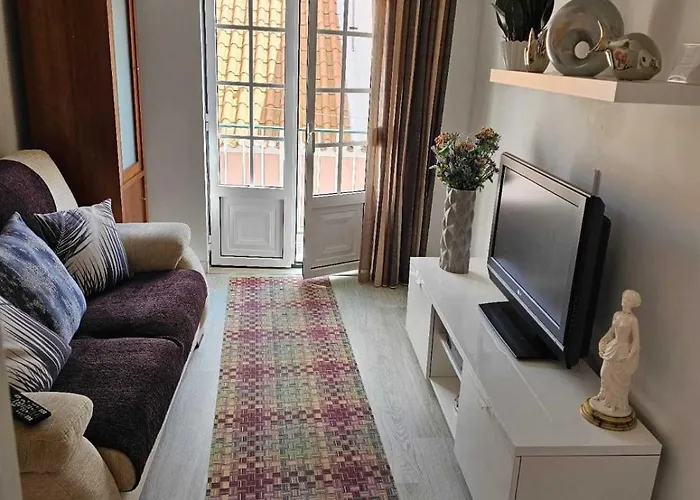 Апартаменты Two Bedroom Apartment, Two Minutes From The *